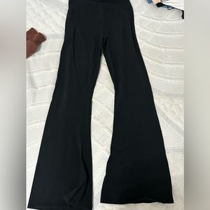 Hollister black flare leggings